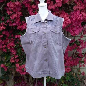 DG2 by Diane Gilman Vest 2X Blue Gray Embroidered Detail on front